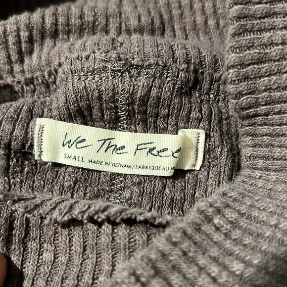 🛍️We the Free Women's turtle neck cropped sweater - Picture 9 of 9